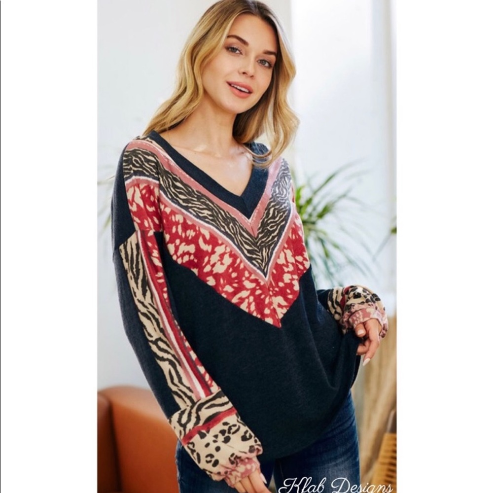 New!Clearance🔥 Super Soft V Neck Leopard ColorBlock Long Sleeve oversized Top - Picture 6 of 9